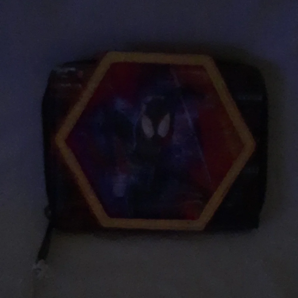 Loungefly Spiderman Spiderverse Lenticular Glow in The Dark Wallet Zip Around - Picture 4 of 11